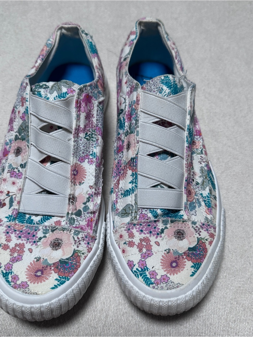 Blowfish Malibu 8.5 Floral Slip-On Sneakers in White, Pink, Teal
